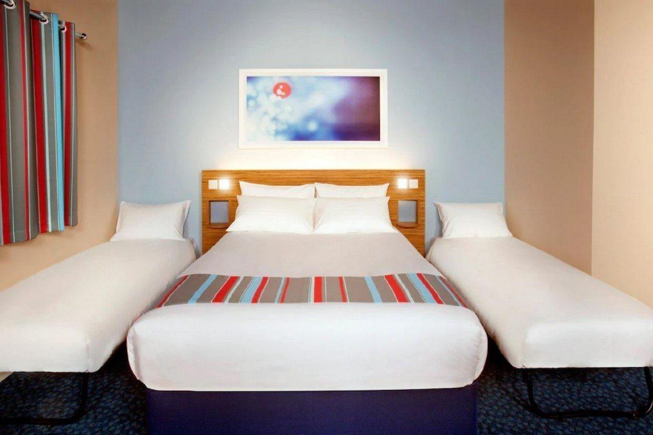 Travelodge וויידברידג' מראה חיצוני תמונה